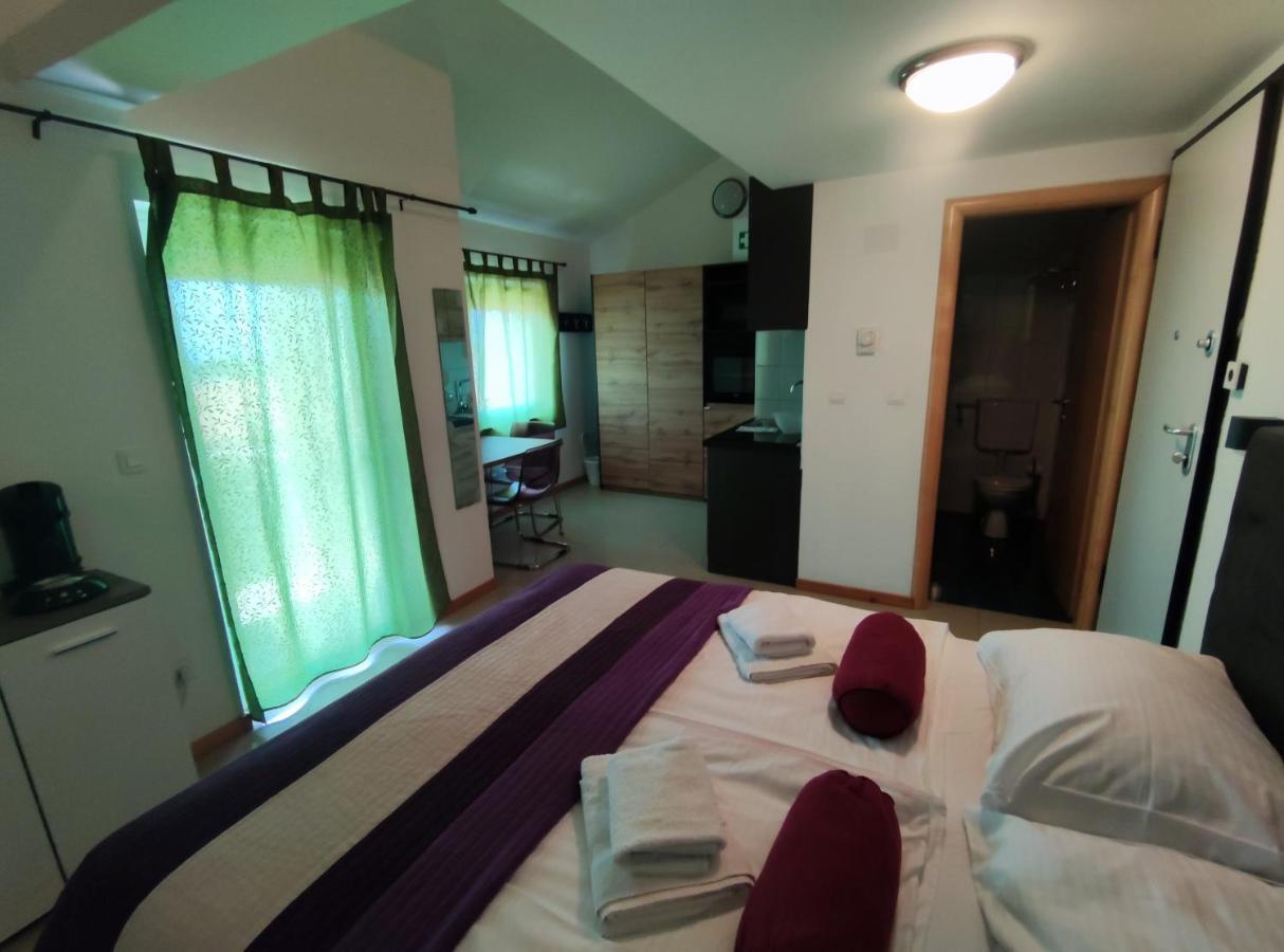קרס Apartments Pongrac מראה חיצוני תמונה