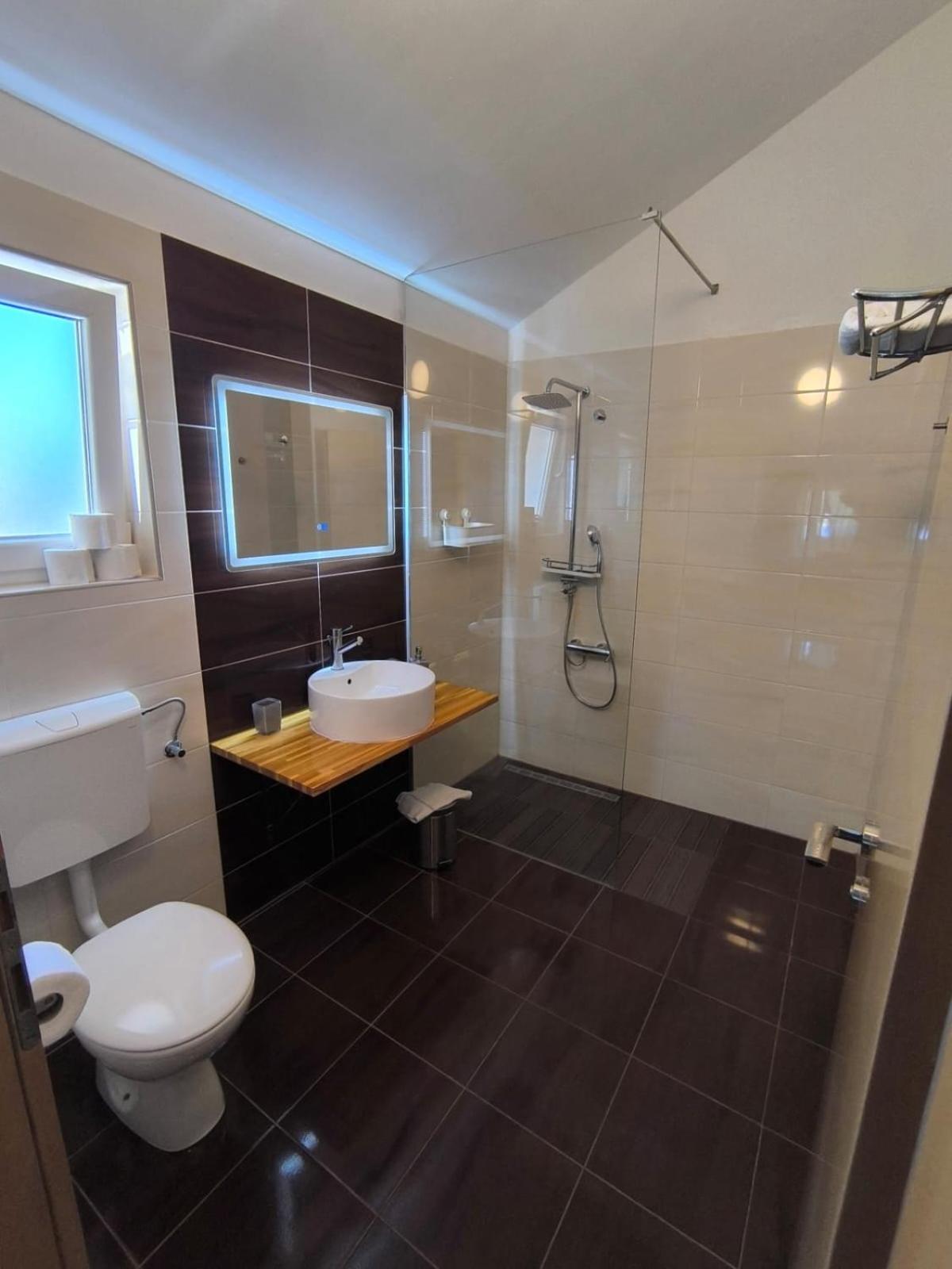 קרס Apartments Pongrac מראה חיצוני תמונה