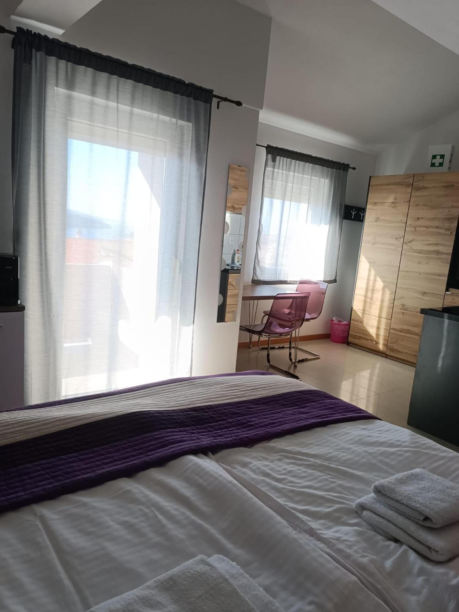 קרס Apartments Pongrac מראה חיצוני תמונה