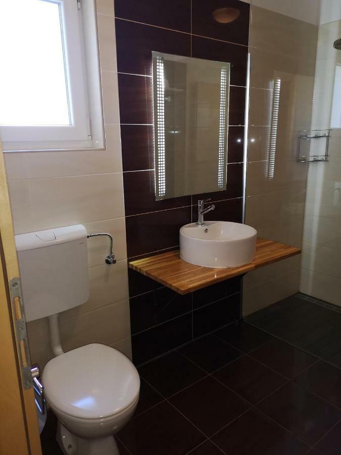 קרס Apartments Pongrac מראה חיצוני תמונה